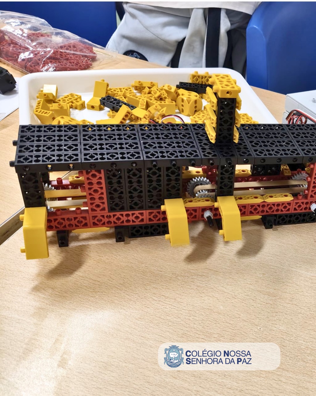 Está a acontecer… Atividade com RoboThink! Porque a educação STEM é extremamente importante para preparar…